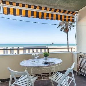 https://apt-en-el-mar-10-metros-playa-3-hab-y-2-baos.hotelsincadiz.net