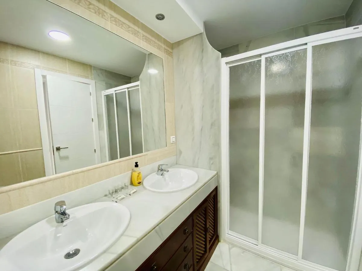 Botanico Playa Y Ascensor Grupo Ac Gestion Apartment Cadiz Spain
